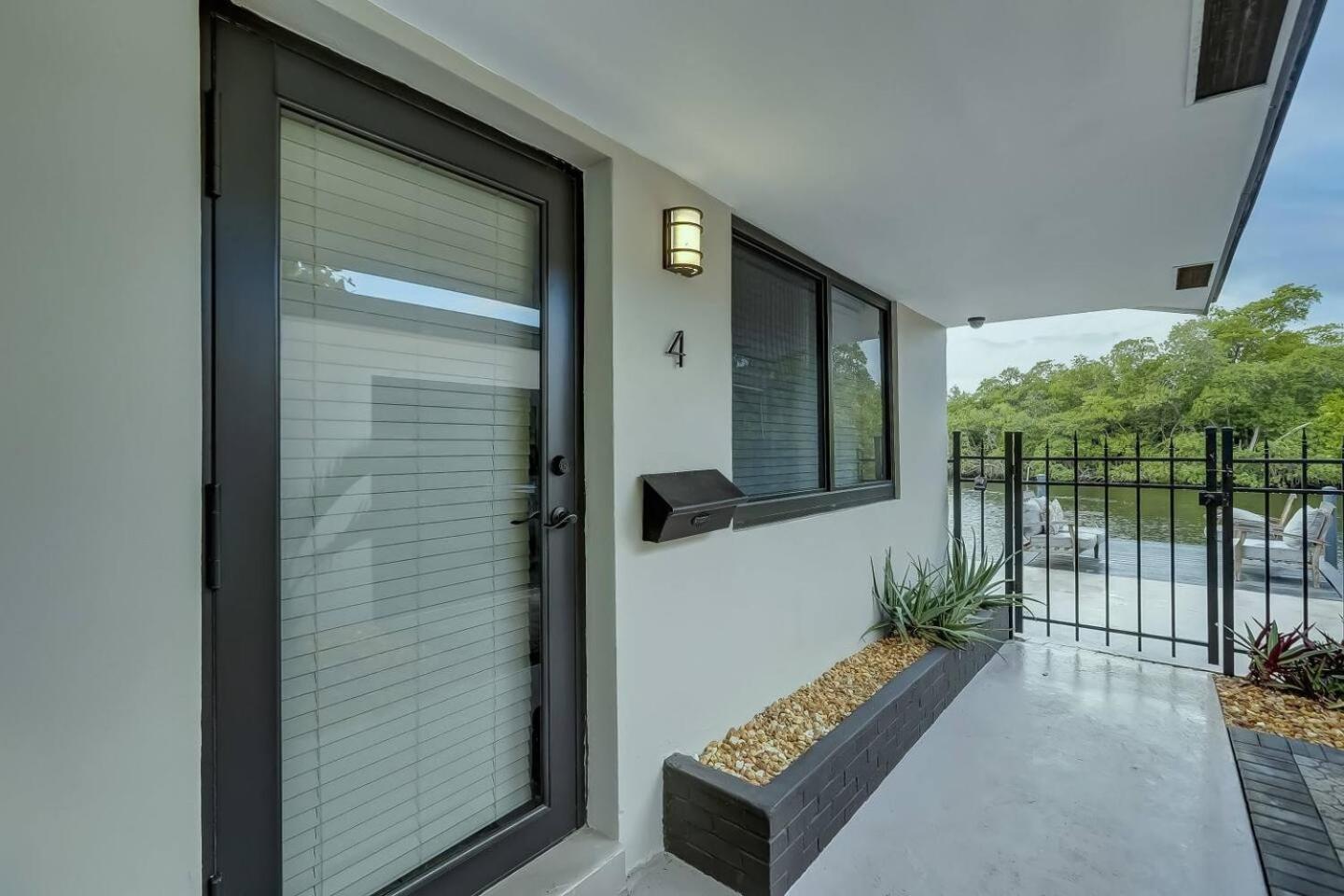 Waterfront Deck Pool Kayak Διαμέρισμα Φορτ Λόντερντεϊλ Εξωτερικό φωτογραφία